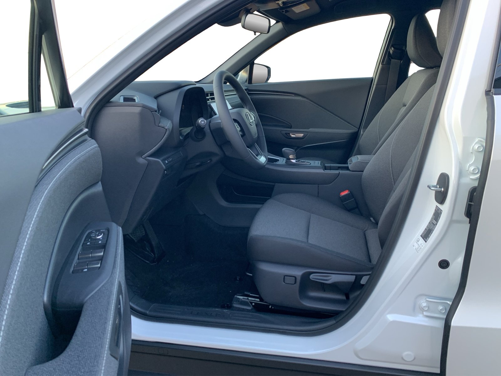 LEXUS LBX 1.5 Hybrid Impression, Hybride Intégral Essence/Électricité, Voiture de démonstration, Automatique - 5