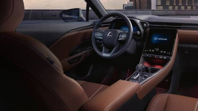 LEXUS LBX FWD Relax CVT, Full-Hybrid Petrol/Electric, New car, Automatic - 3