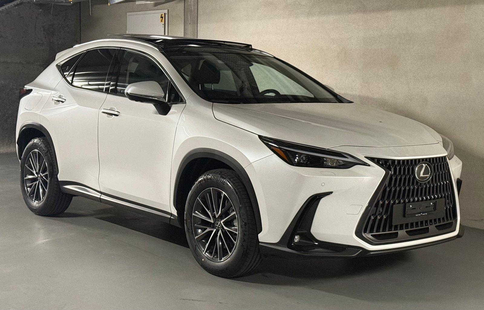LEXUS NX 450h+ E-FOUR Comfort, Hybride Rechargeable Essence/Électricité, Voiture nouvelle, Automatique - 2