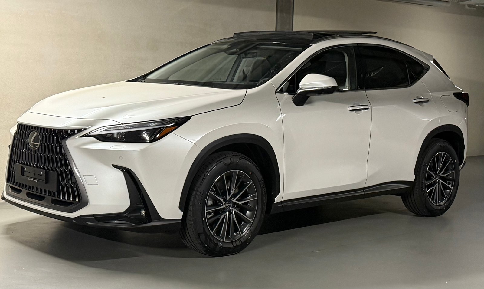 LEXUS NX 450h+ E-FOUR Comfort, Hybride Rechargeable Essence/Électricité, Voiture nouvelle, Automatique - 3