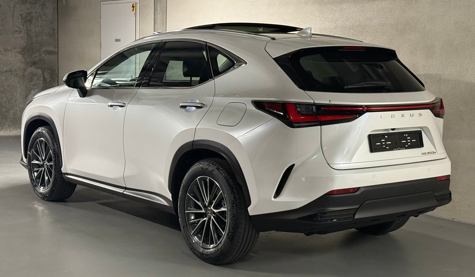 LEXUS NX 450h+ E-FOUR Comfort, Hybride Rechargeable Essence/Électricité, Voiture nouvelle, Automatique - 4
