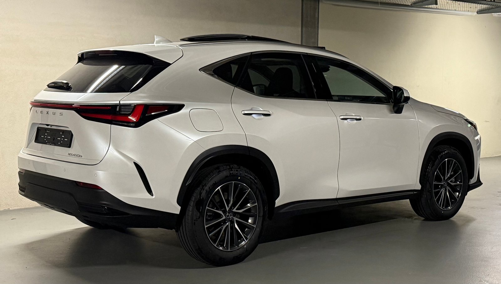 LEXUS NX 450h+ E-FOUR Comfort, Hybride Rechargeable Essence/Électricité, Voiture nouvelle, Automatique - 5
