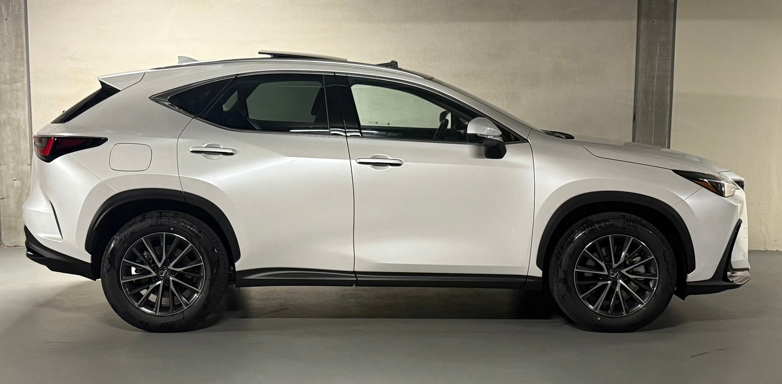 LEXUS NX 450h+ E-FOUR Comfort, Hybride Rechargeable Essence/Électricité, Voiture nouvelle, Automatique - 7