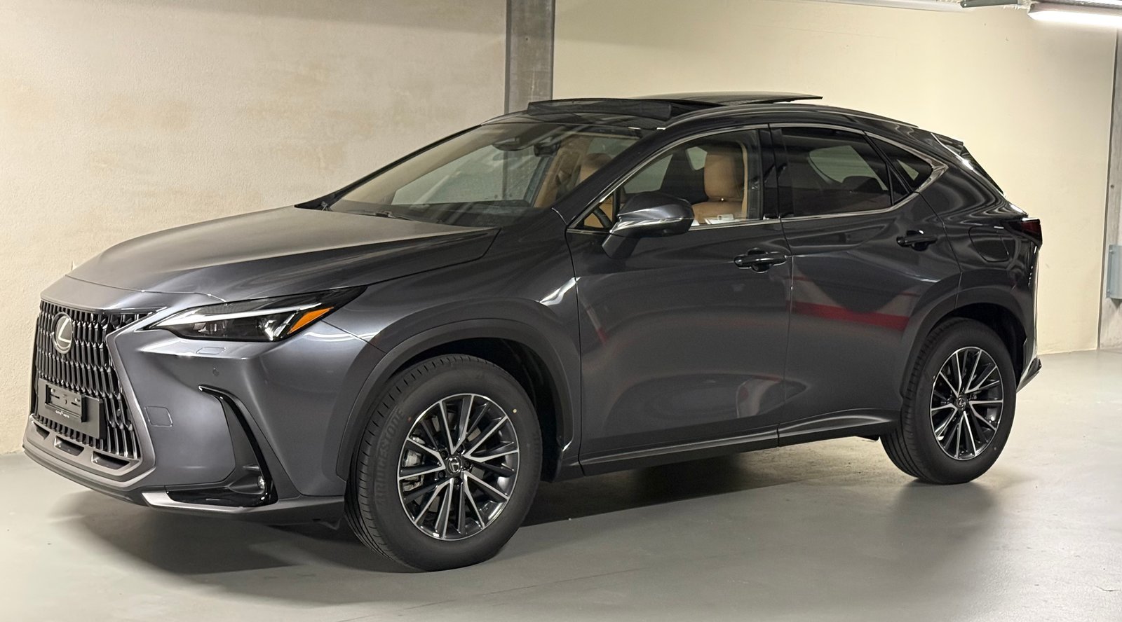 LEXUS NX 450h+ E-FOUR Comfort, Plug-in-Hybrid Benzin/Elektro, Neuwagen, Automatik - 2