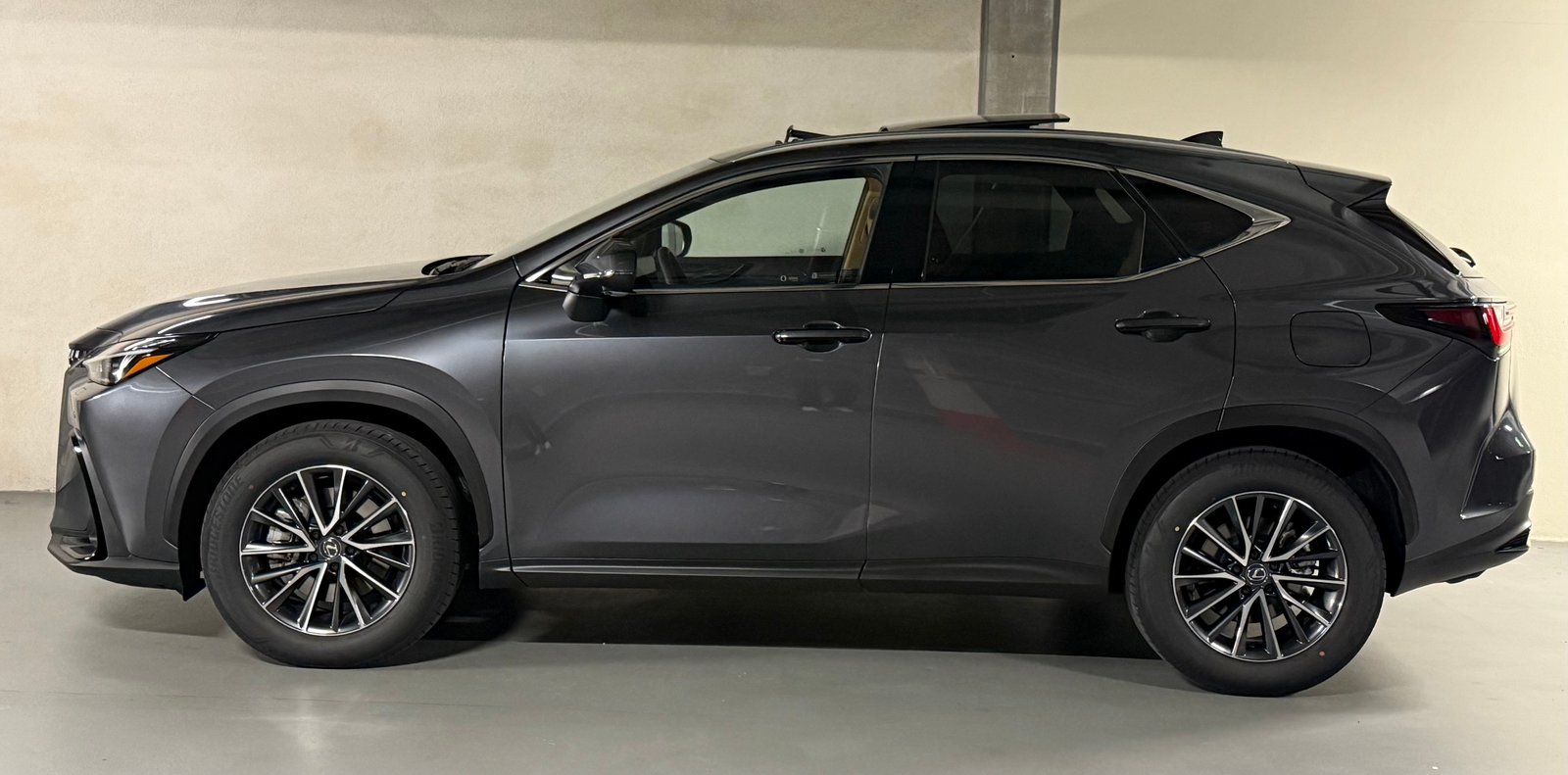 LEXUS NX 450h+ E-FOUR Comfort, Plug-in-Hybrid Benzin/Elektro, Neuwagen, Automatik - 3