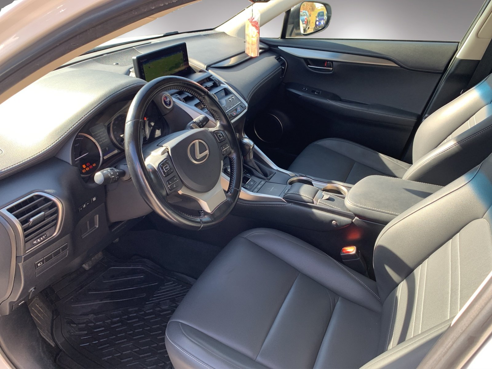 LEXUS NX 300h Comfort, Voll-Hybrid Benzin/Elektro, Occasion / Gebraucht, Automatik - 6