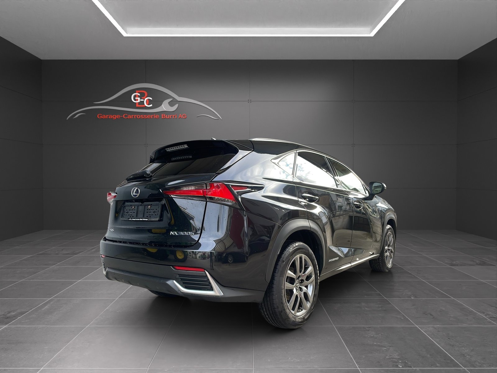 LEXUS NX 300h Diamond E-Four Automatic, Voll-Hybrid Benzin/Elektro, Occasion / Gebraucht, Automatik - 4
