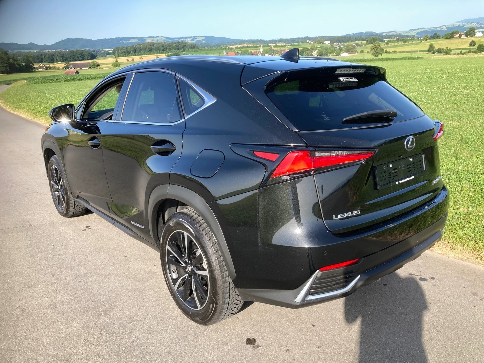 LEXUS NX 300h Celebrating 30 E-Four Automatic, Full-Hybrid Petrol/Electric, Second hand / Used, Automatic - 4