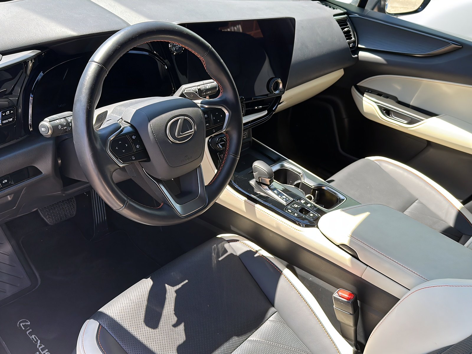 LEXUS NX 450h+ E-FOUR Excellence, Plug-in-Hybrid Petrol/Electric, Second hand / Used, Automatic - 5