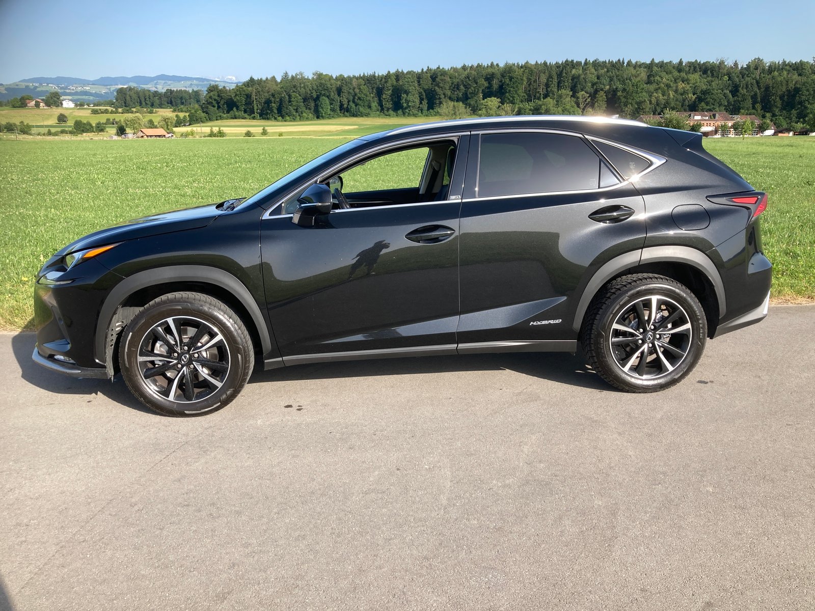 LEXUS NX 300h Celebrating 30 E-Four Automatic, Full-Hybrid Petrol/Electric, Second hand / Used, Automatic - 5