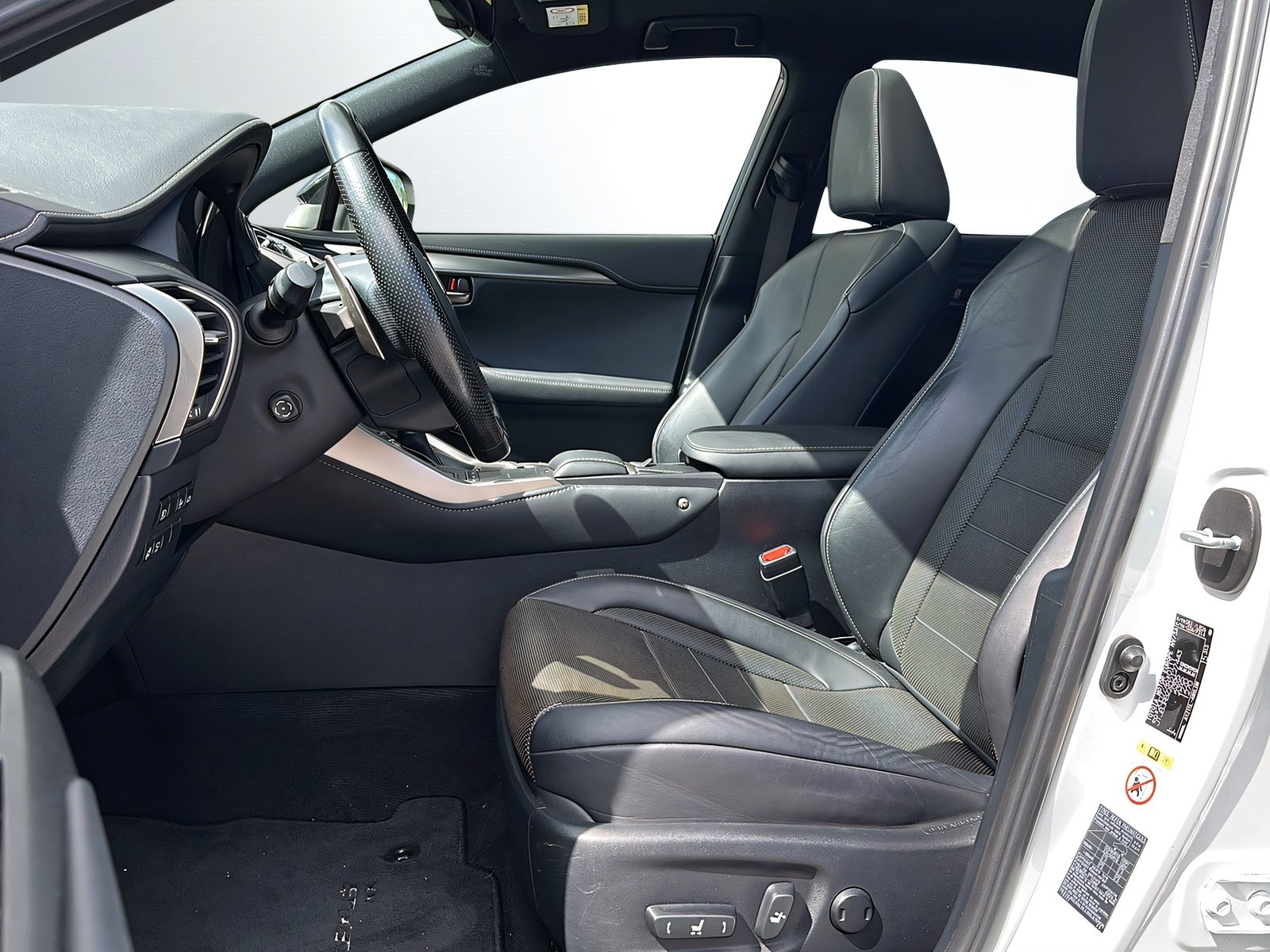 LEXUS NX 300h F-Sport E-Four Automatic, Full-Hybrid Petrol/Electric, Second hand / Used, Automatic - 4