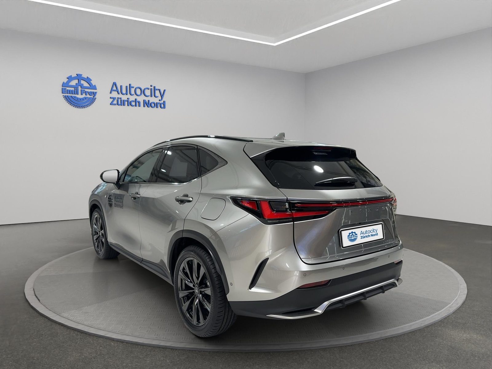 LEXUS NX 450h+ F-Sport, Plug-in-Hybrid Benzin/Elektro, Occasion / Gebraucht, Automatik - 2