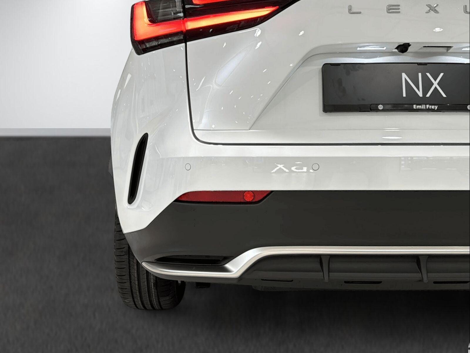 LEXUS NX 350h F-Sport, Voll-Hybrid Benzin/Elektro, Occasion / Gebraucht, Automatik - 4