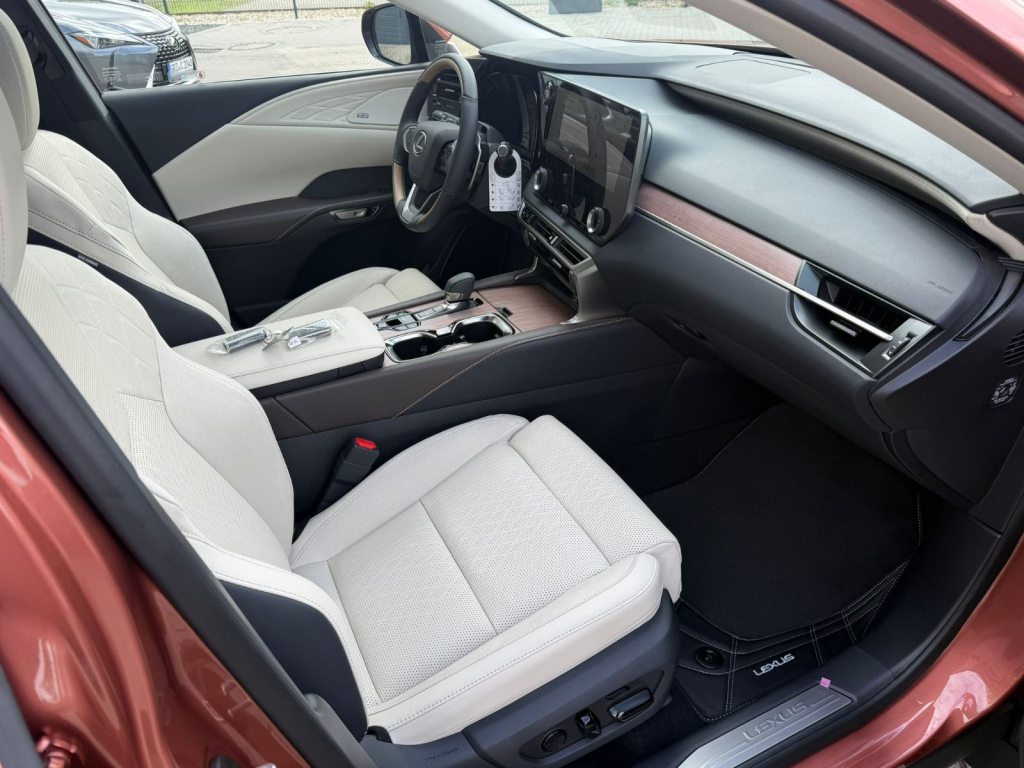 LEXUS 450 h+E-Four Luxury, Plug-in-Hybrid Benzin/Elektro, Neuwagen, Automatik - 6