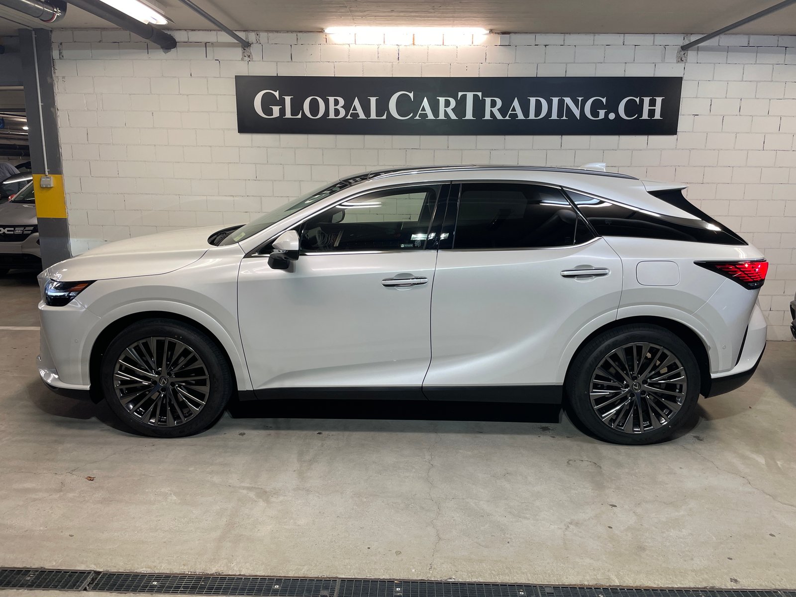 LEXUS RX 450h+ Plug-In Hybrid Ecxellence AWD CVT, Plug-in-Hybrid Benzin/Elektro, Neuwagen, Automat - 3