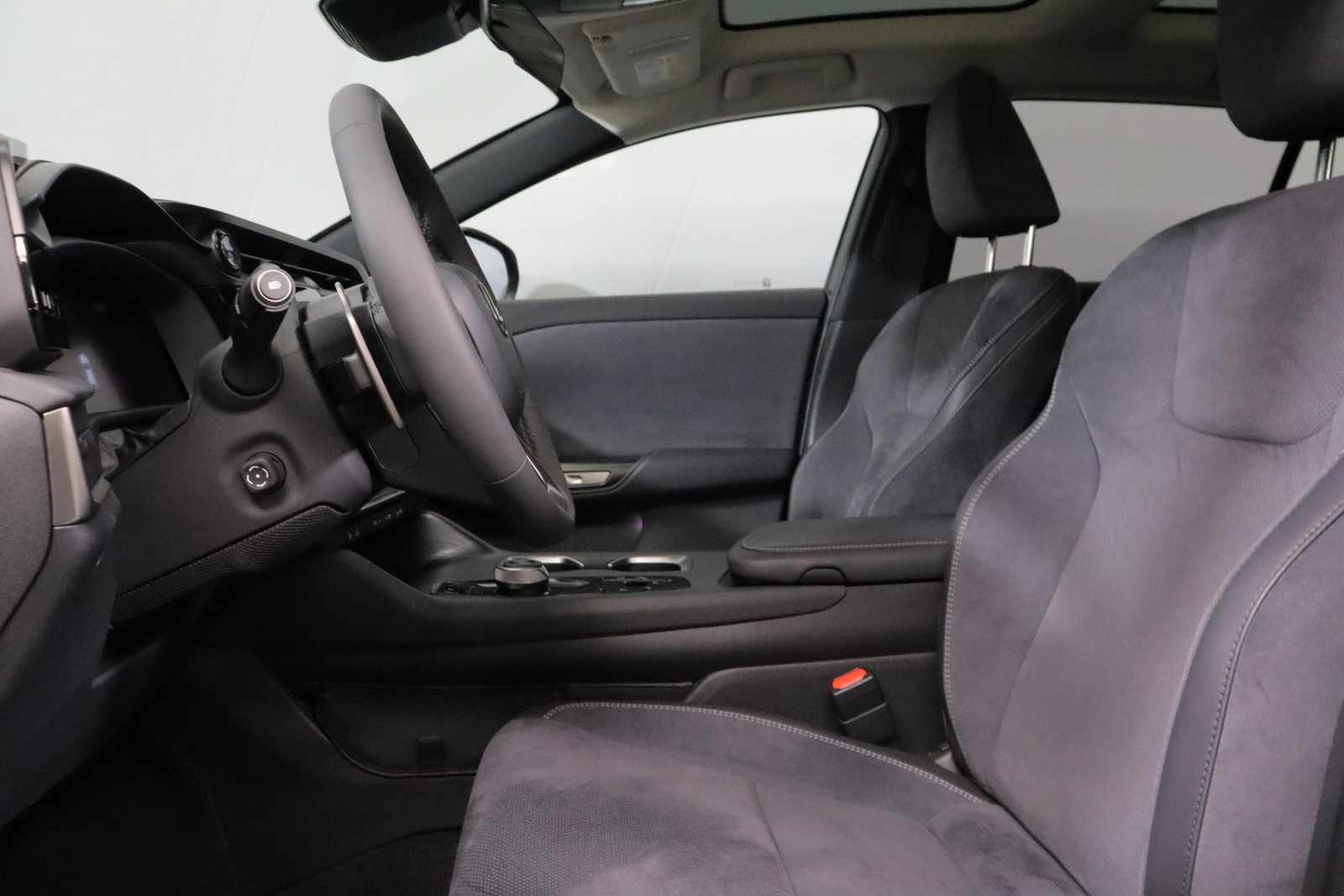 LEXUS RZ 450e Excellence, Electric, Second hand / Used, Automatic - 4