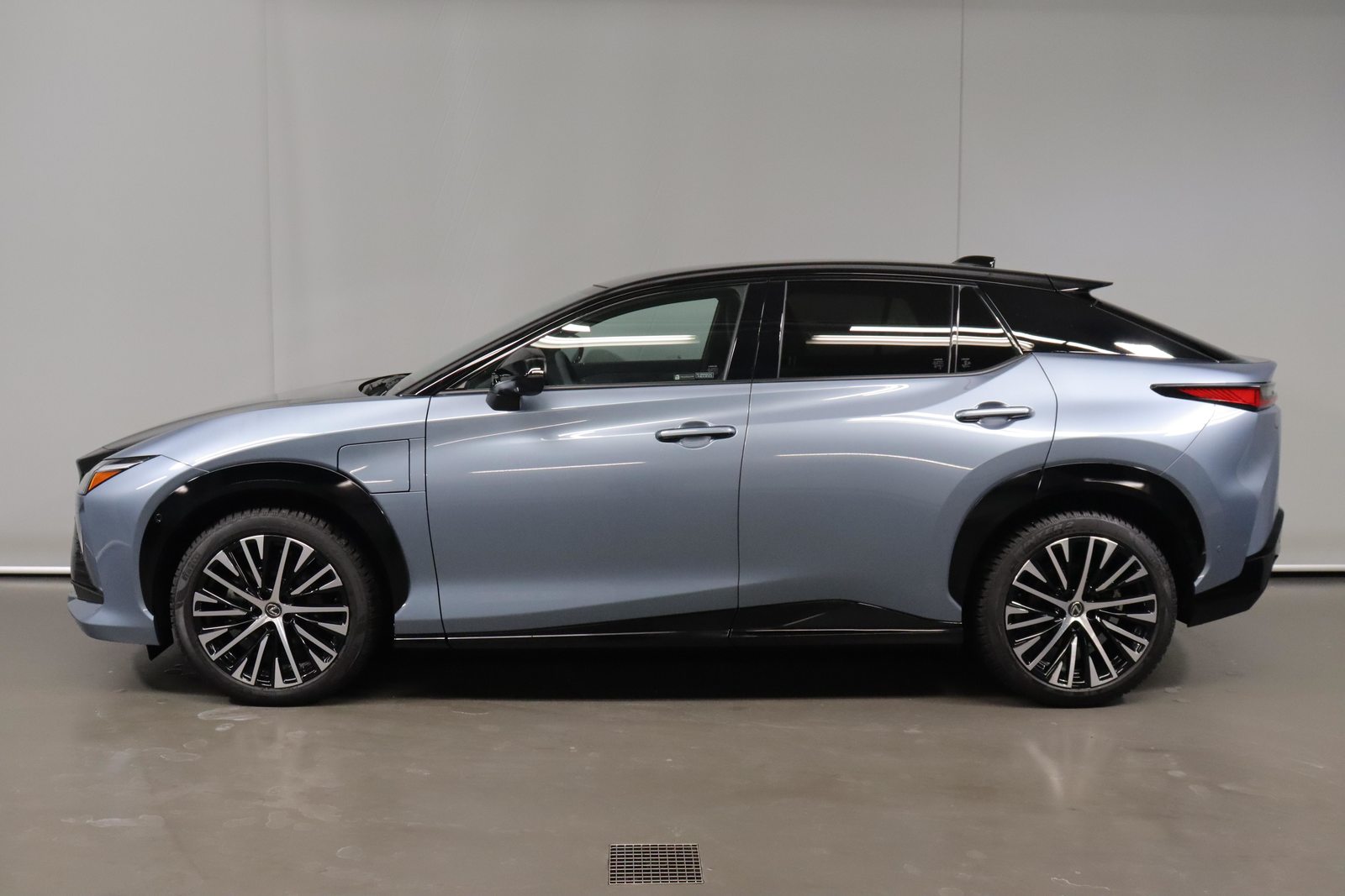 LEXUS RZ 450e Excellence, Electric, Second hand / Used, Automatic - 6