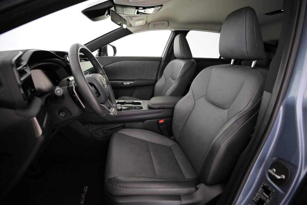 LEXUS RZ 450e Comfort, Elektro, Occasion / Gebraucht, Automatik - 4