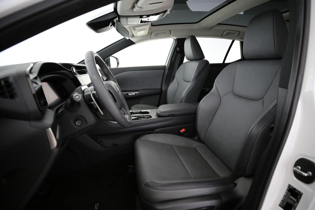 LEXUS RZ 450e Comfort, Elektro, Occasion / Gebraucht, Automatik - 4