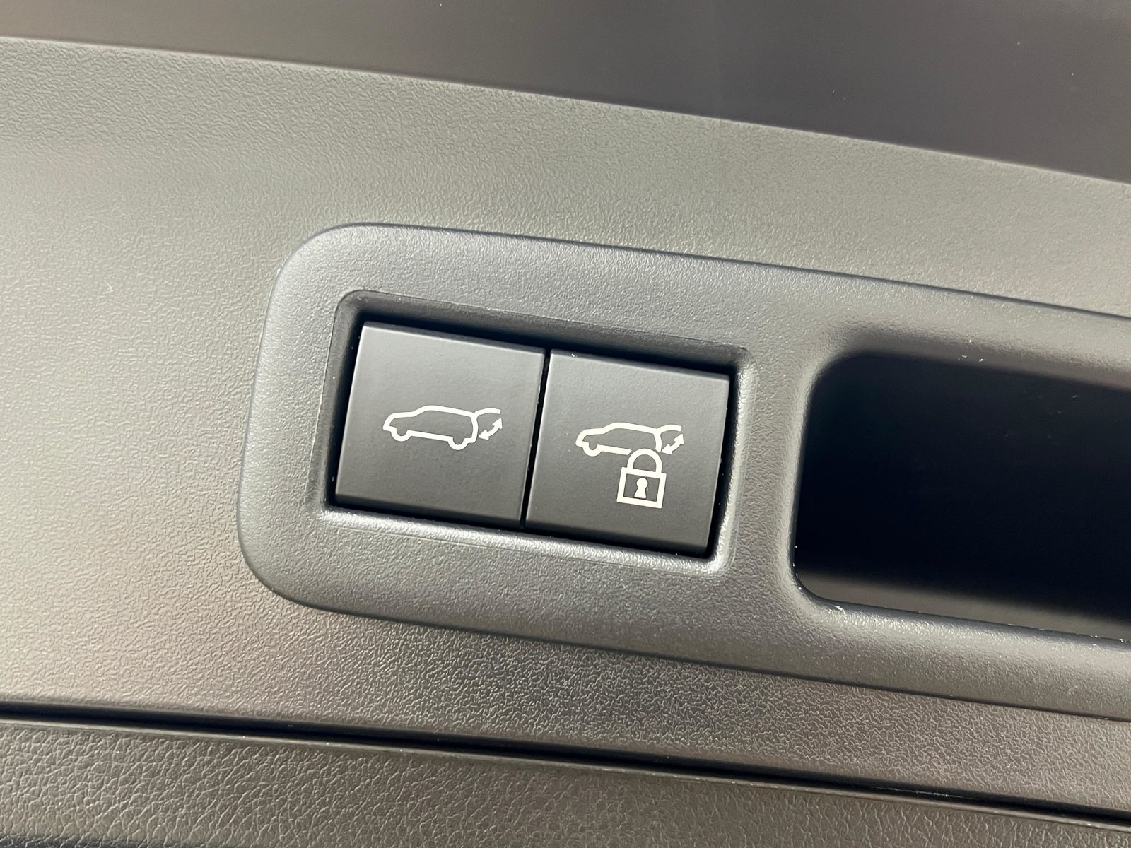LEXUS UX 250h Comfort / Jetzt mit attraktivem 1,99% Leasing, Voll-Hybrid Benzin/Elektro, Occasion / Gebraucht, Automatik - 7