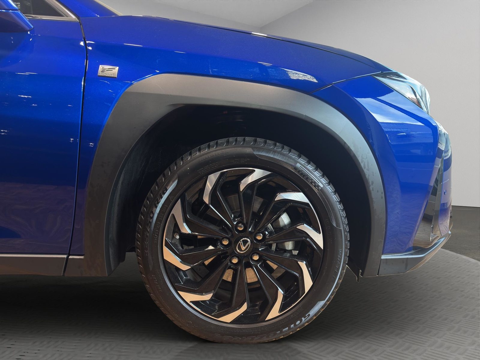 LEXUS UX 250h F-Line, Full-Hybrid Petrol/Electric, Second hand / Used, Automatic - 6