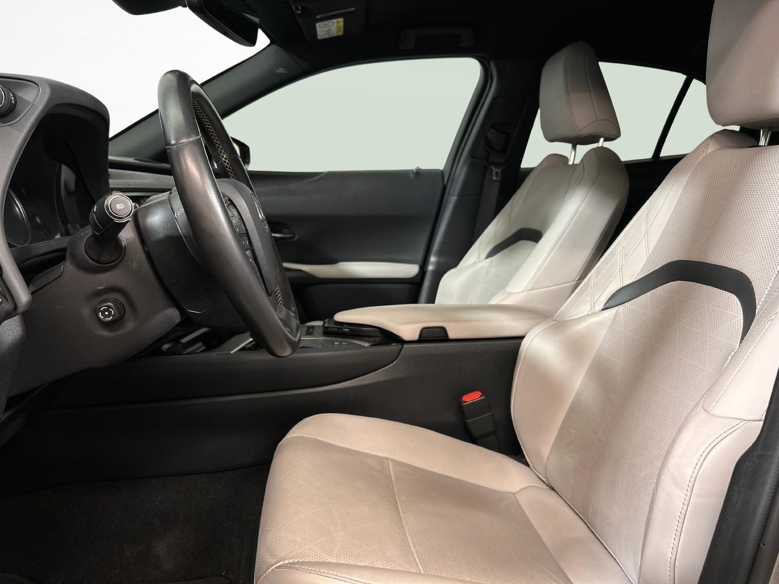 LEXUS UX 250h Excellence, Hybride Intégral Essence/Électricité, Occasion / Utilisé, Automatique - 3
