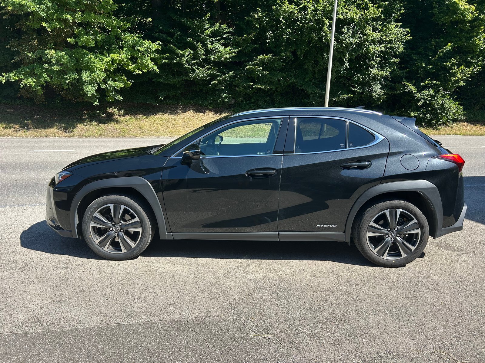 LEXUS UX 250h Excellence AWD Automatic, Voll-Hybrid Benzin/Elektro, Occasion / Gebraucht, Automatik - 5
