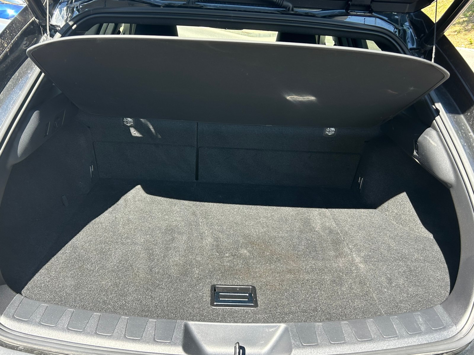 LEXUS UX 250h Excellence AWD Automatic, Voll-Hybrid Benzin/Elektro, Occasion / Gebraucht, Automatik - 7