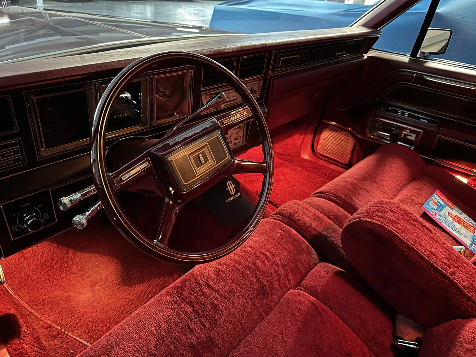 LINCOLN Continental Mark VI Signature Series, Petrol, Second hand / Used, Automatic - 4