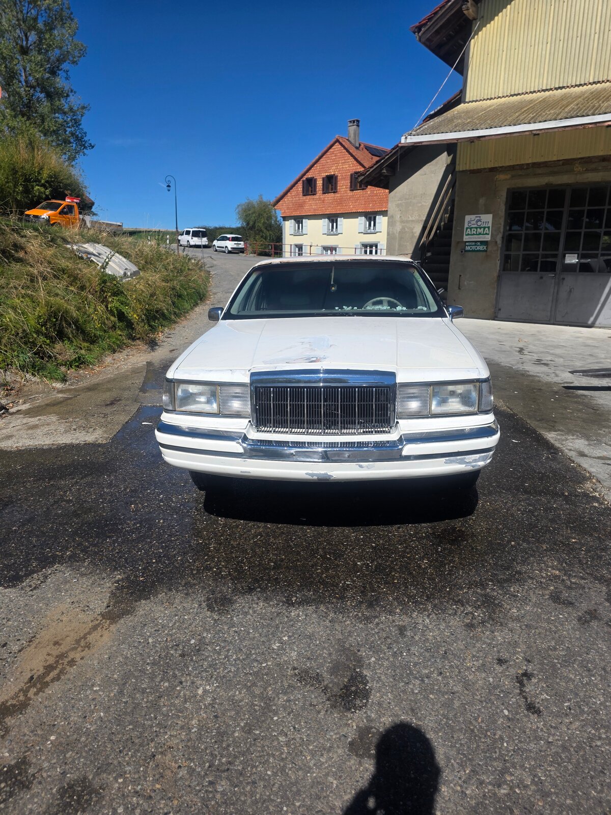 LINCOLN Town Car