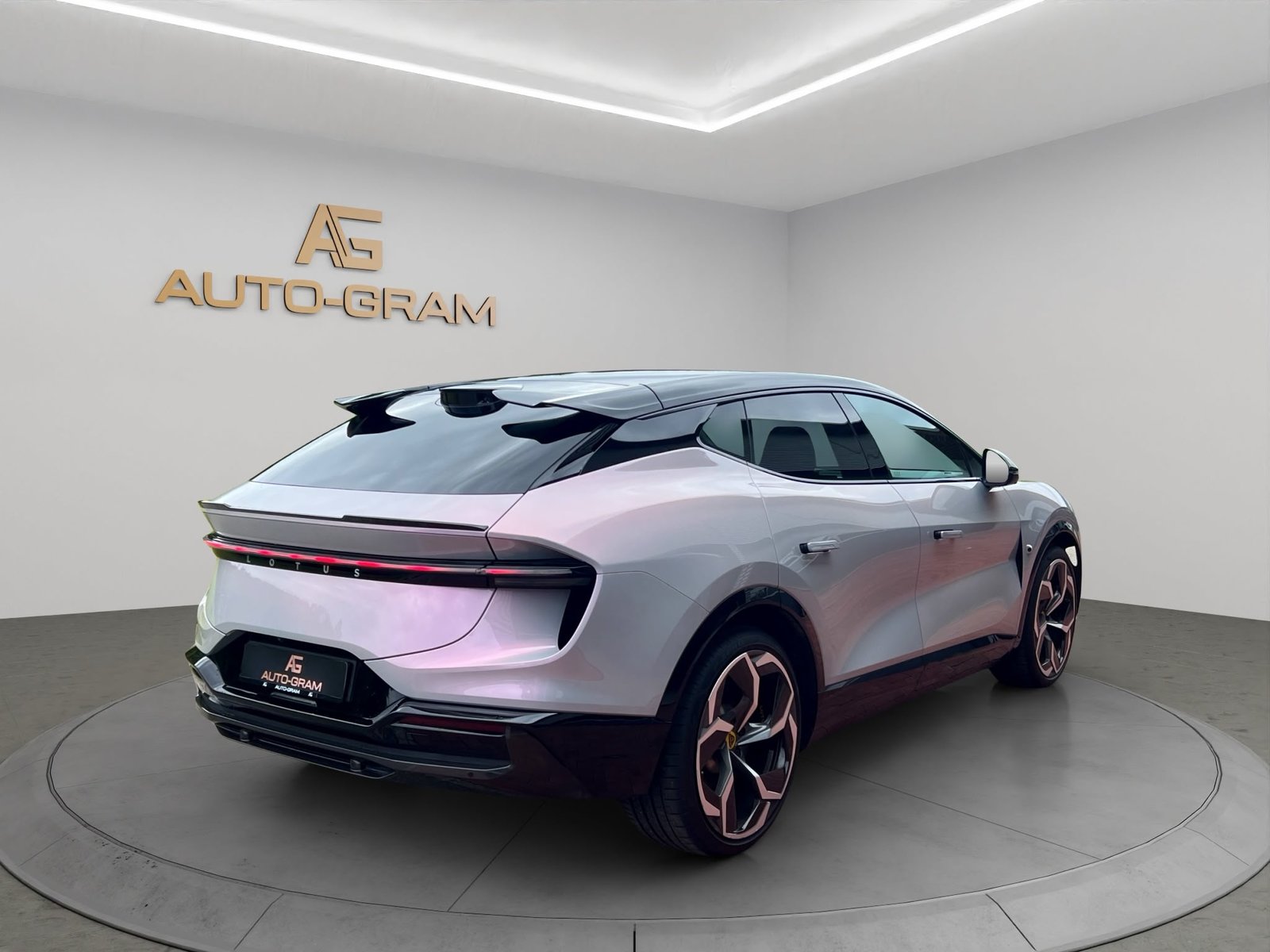 LOTUS Eletre 112kWh R, Elektro, Occasion / Gebraucht, Automatik - 5