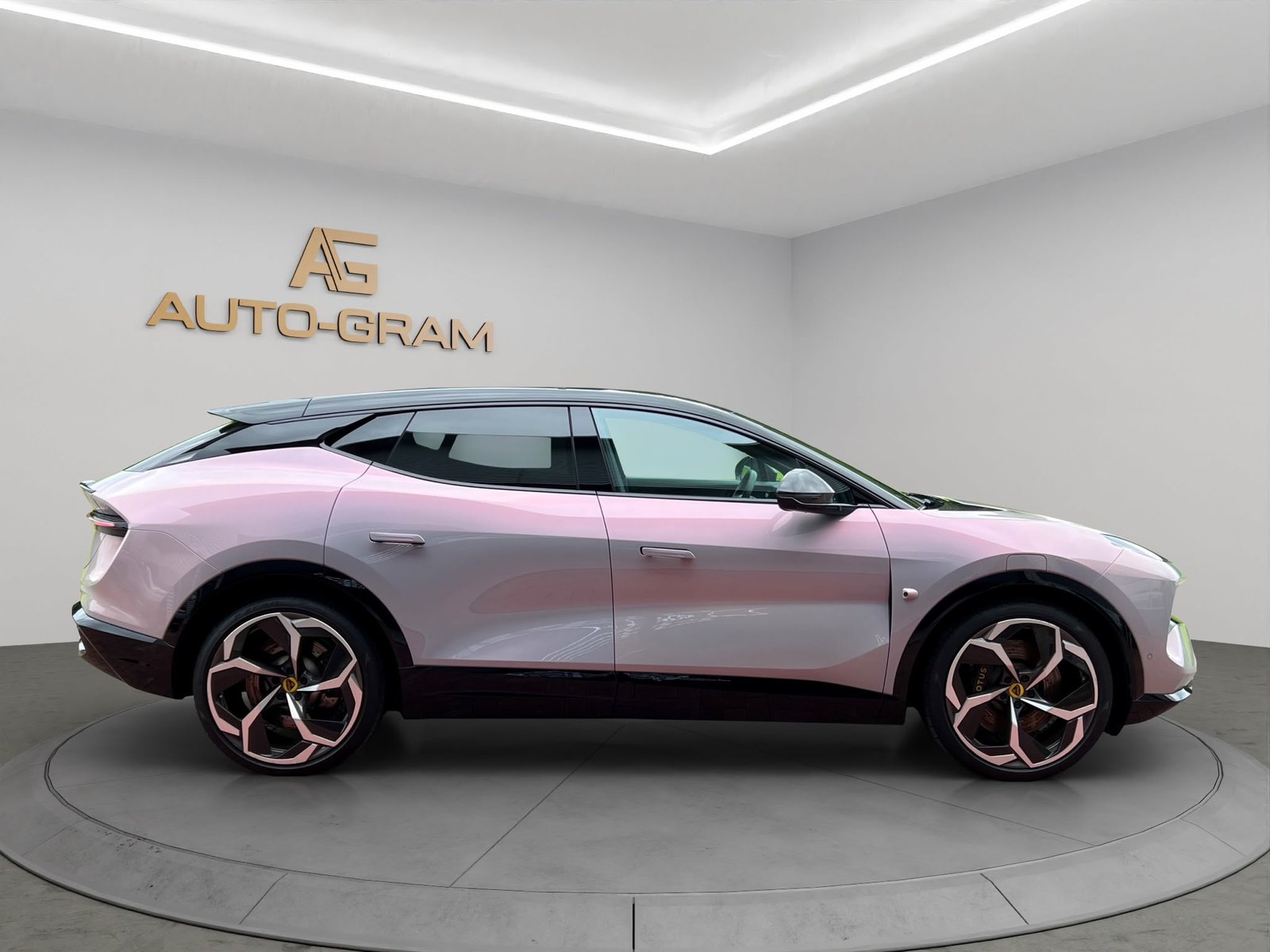 LOTUS Eletre 112kWh R, Elektro, Occasion / Gebraucht, Automatik - 6