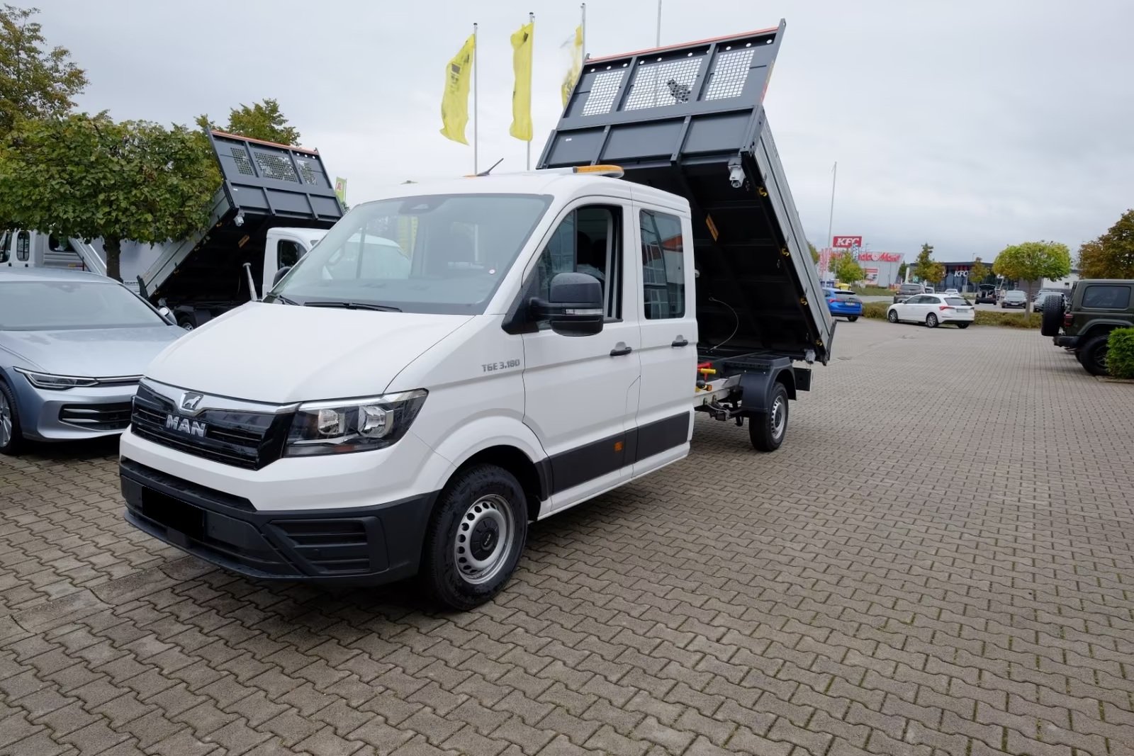MAN TGE 3.5 L4 3-Seitenkipper DoKa