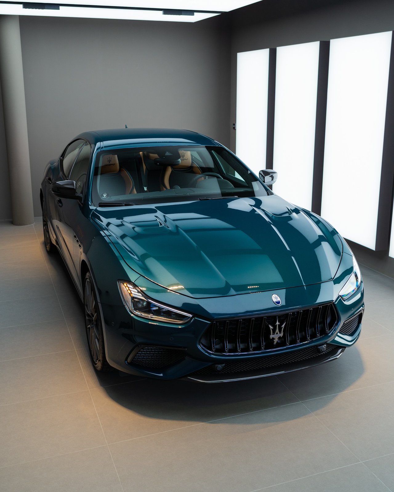 MASERATI Ghibli Trofeo 3.8 V8 - 334 ULTIMA 1of103 - Blu Pers, Petrol, New car, Automatic - 2
