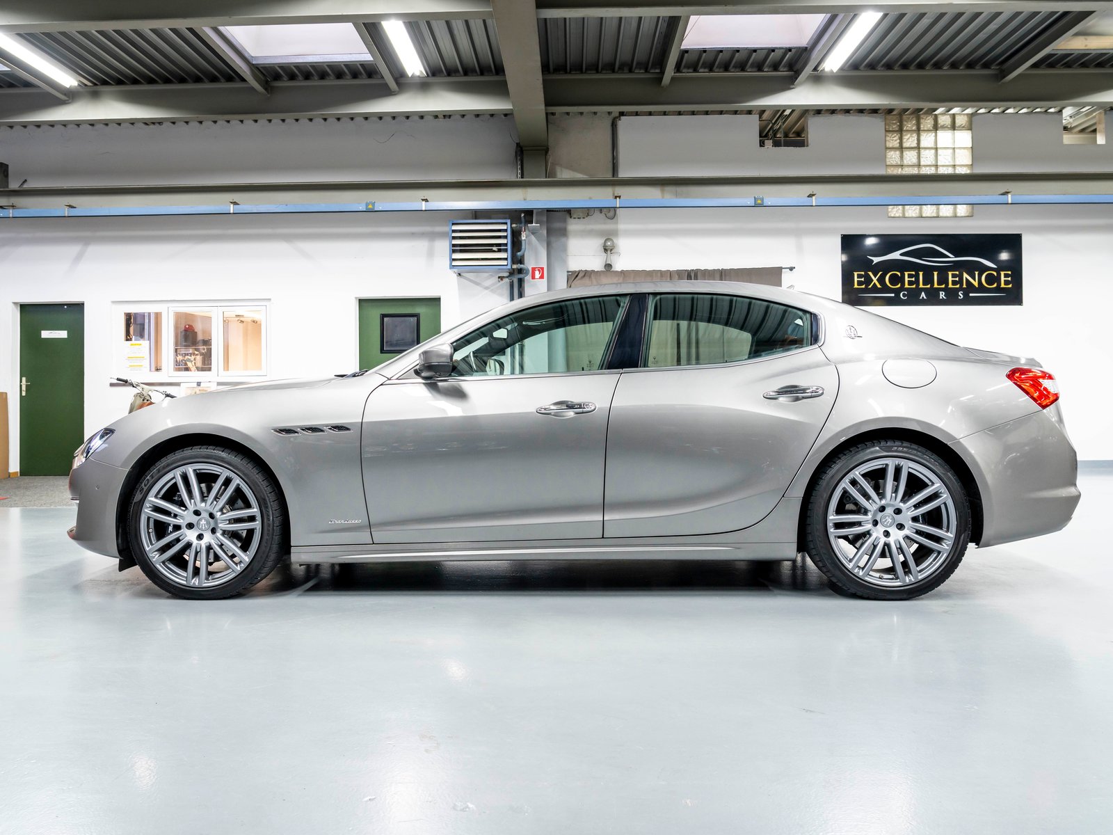 MASERATI Ghibli S Q4 3.0 V6 GranLusso Automatica, Petrol, Second hand / Used, Automatic - 4