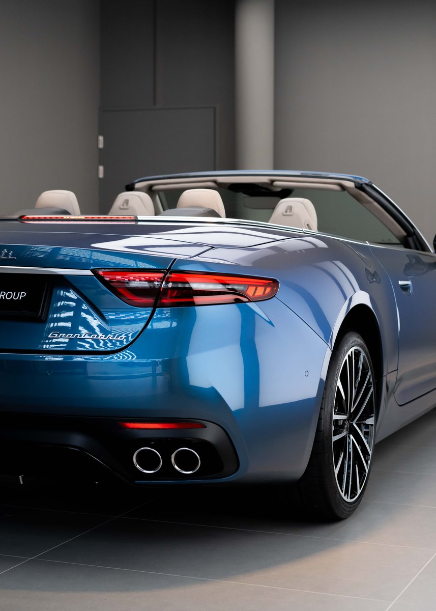 MASERATI GranCabrio Modena - Azzurro Astro Glossy - FUORISERIE, Essence, Voiture nouvelle, Automatique - 5