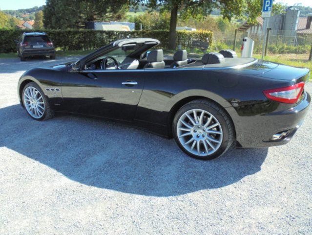 MASERATI GranCabrio, Second hand / Used, Automatic - 2