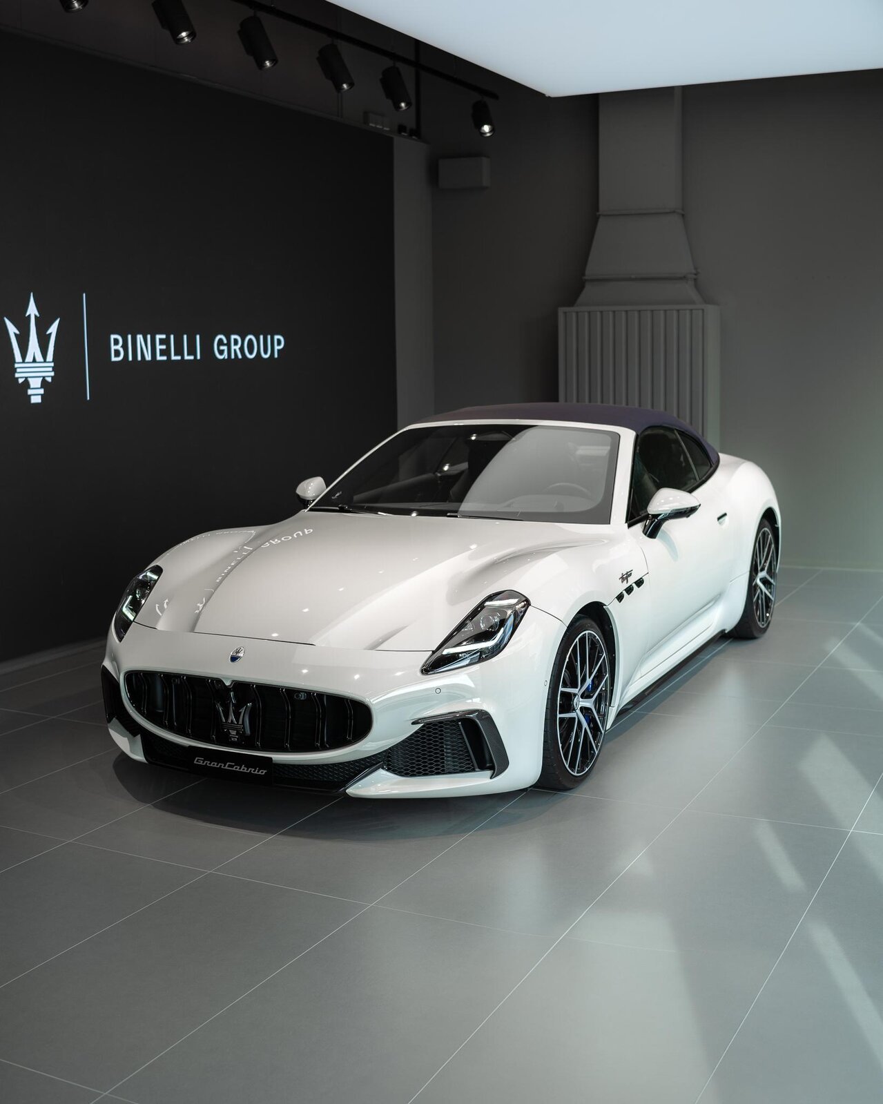 MASERATI Gran Cabrio 3.0 V6 Trofeo - FUORISERIE, Petrol, Second hand / Used, Automatic - 2