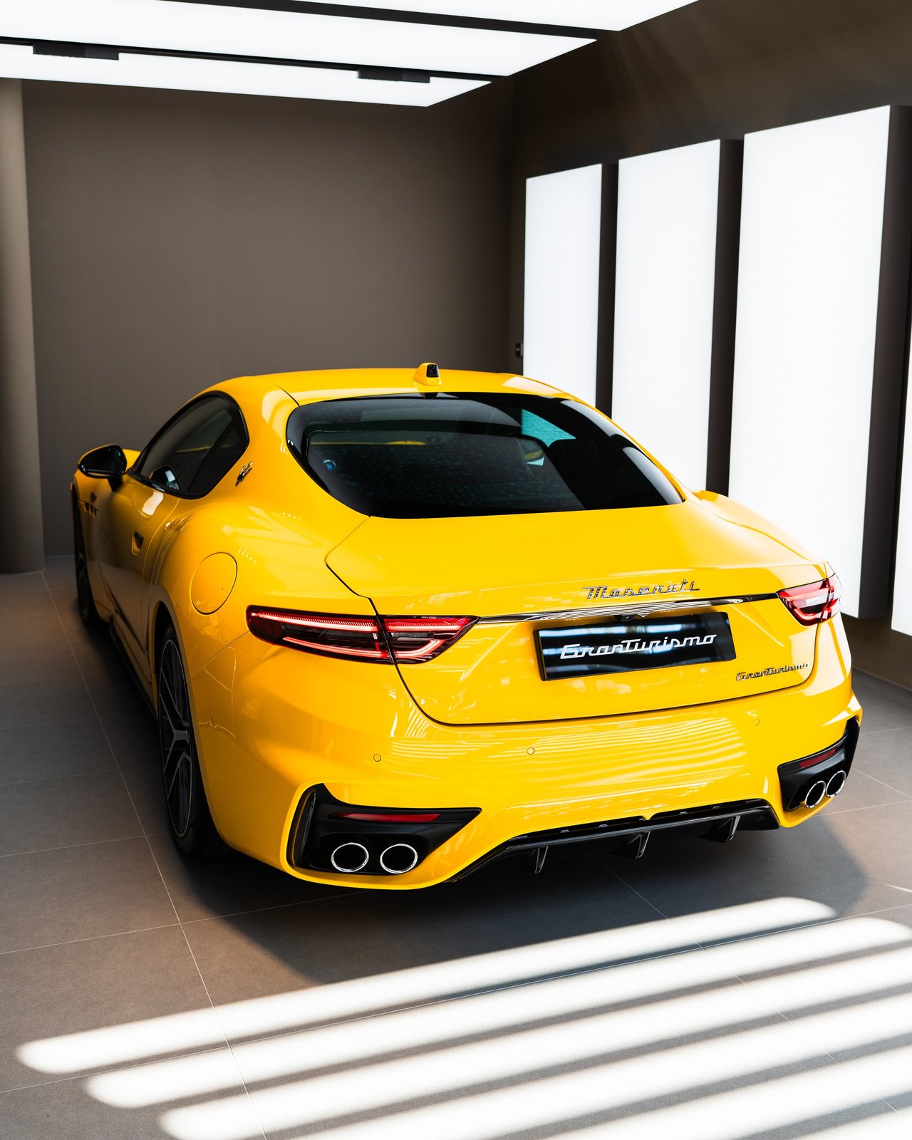 MASERATI GranTurismo Trofeo Automatica -Giallo Corse FUORISE, Benzin, Occasion / Gebraucht, Automatik - 6