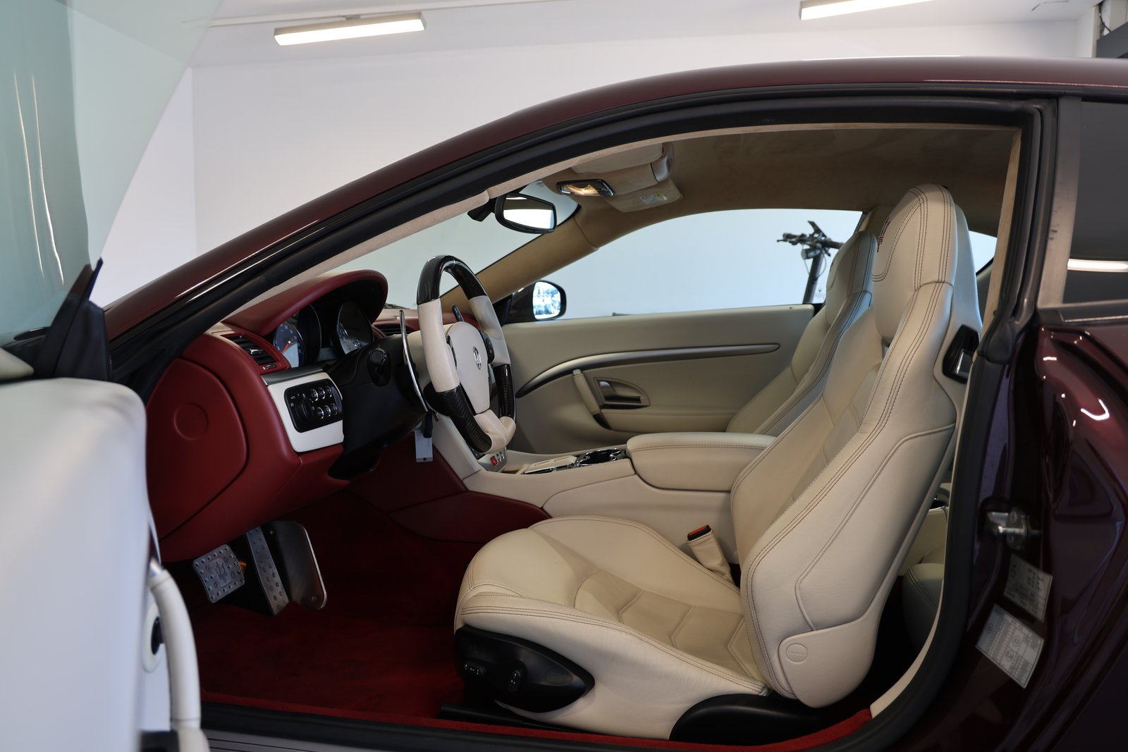 MASERATI GranTurismo Sport **ROSSO SCURO**, Essence, Occasion / Utilisé, Automatique - 6