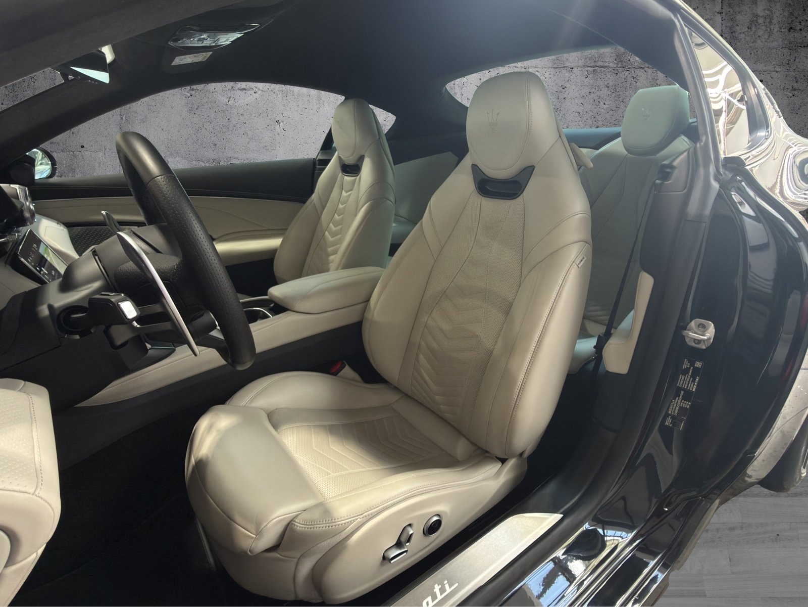 MASERATI Granturismo 3.0 V6 Trofeo, Benzin, Occasion / Gebraucht, Automatik - 7
