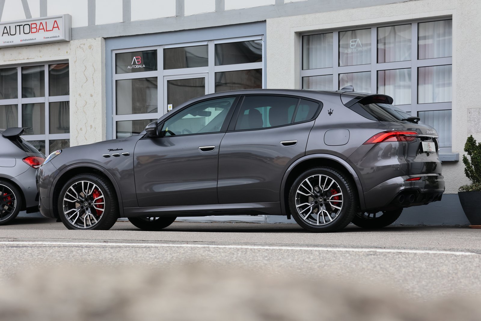 MASERATI Grecale 2.0 MHEV Modena Hybrid Automatica, Mild-Hybrid Petrol/Electric, Second hand / Used, Automatic - 5