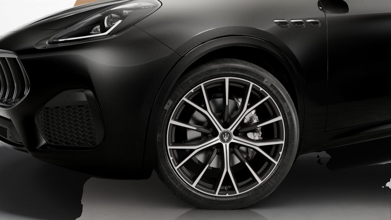 MASERATI Grecale 2.0 Hybrid Nerissimo, Hybride Léger Essence/Électricité, Occasion / Utilisé, Automatique - 7