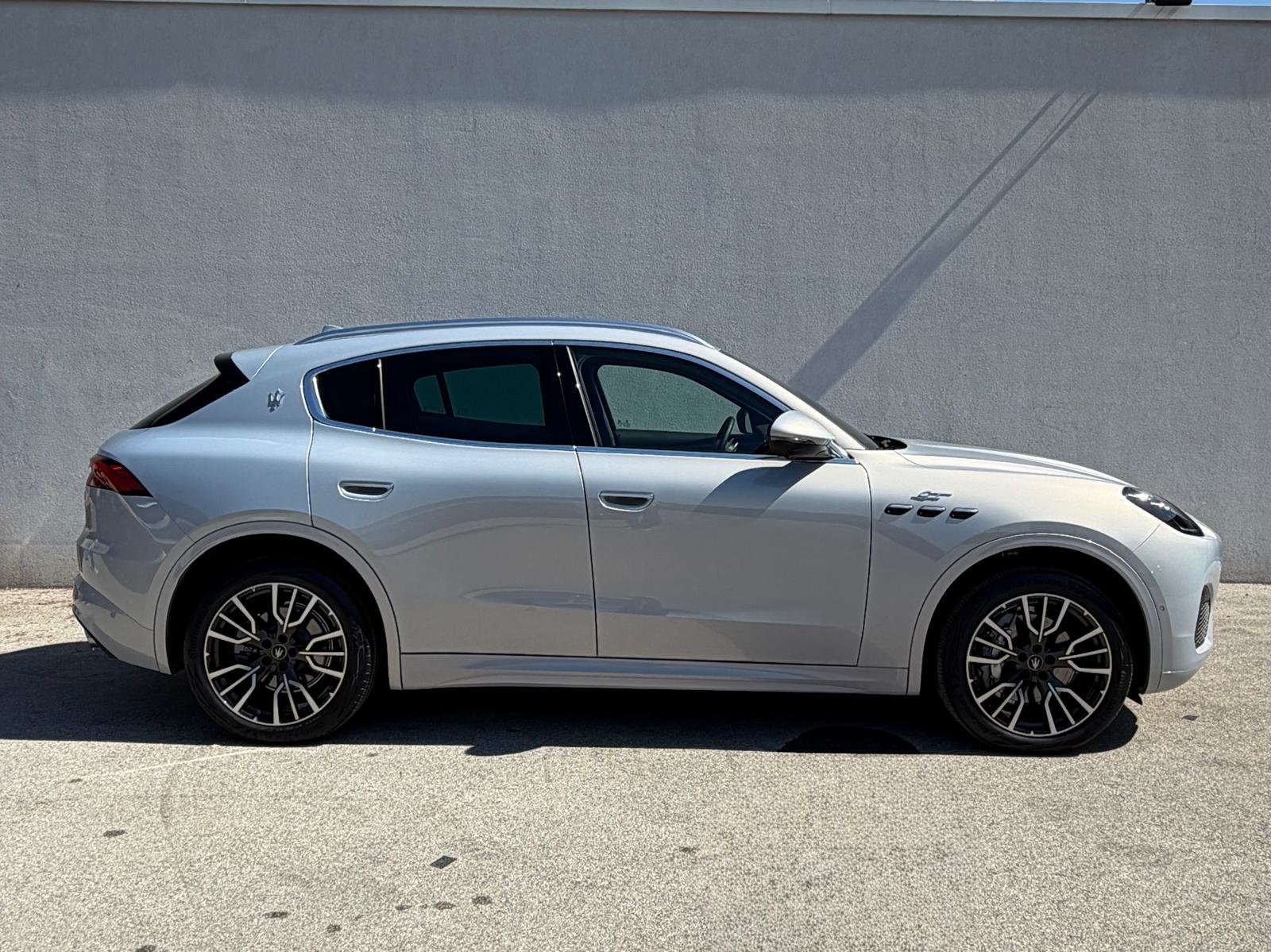 MASERATI Grecale 2.0 MHEV GT Hybrid Automatica, Mild-Hybrid Benzin/Elektro, Occasion / Gebraucht, Automatik - 4