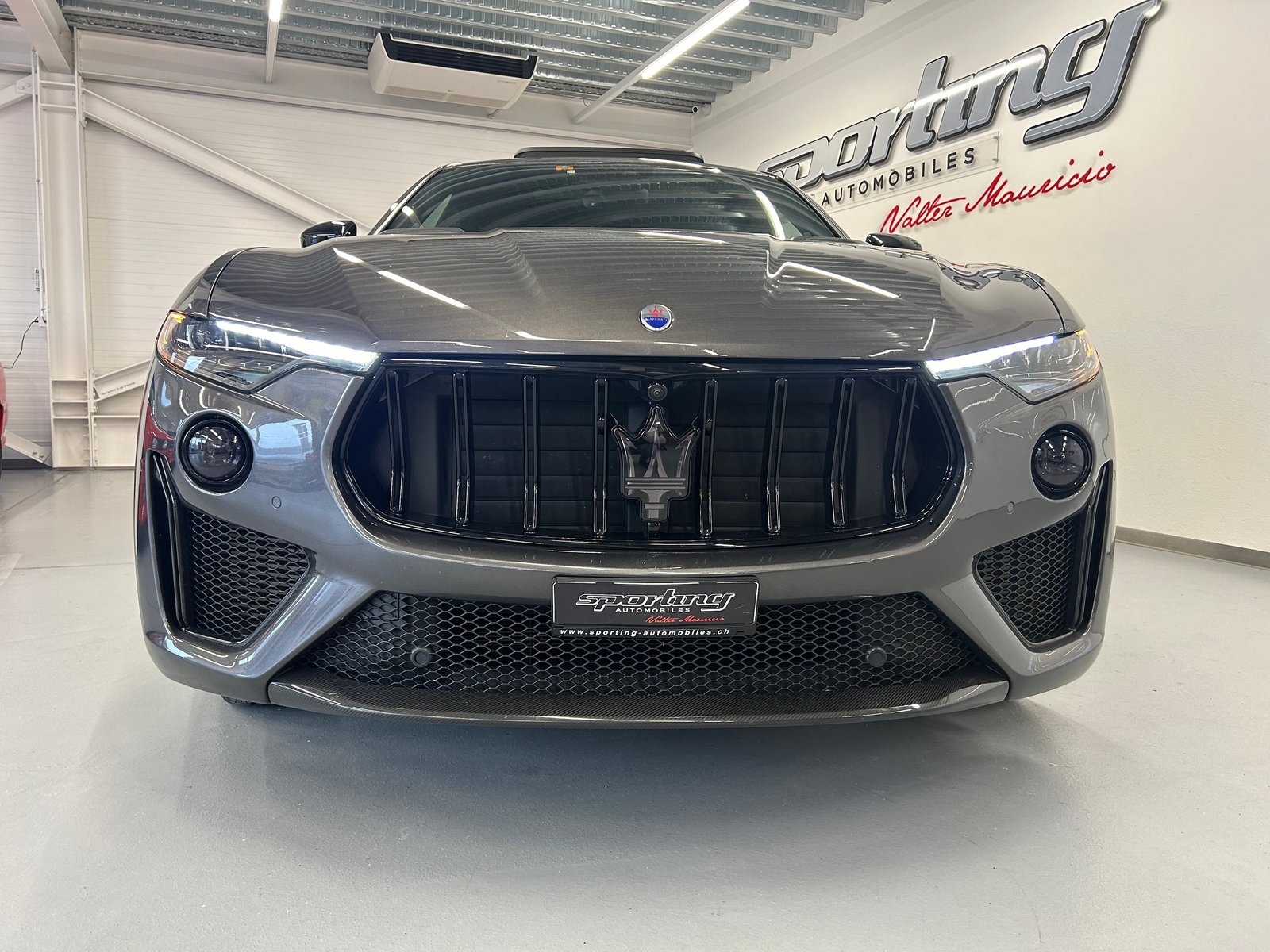 MASERATI Levante 3.8 V8 Trofeo Q4 Automatica, Benzin, Occasion / Gebraucht, Automatik - 4