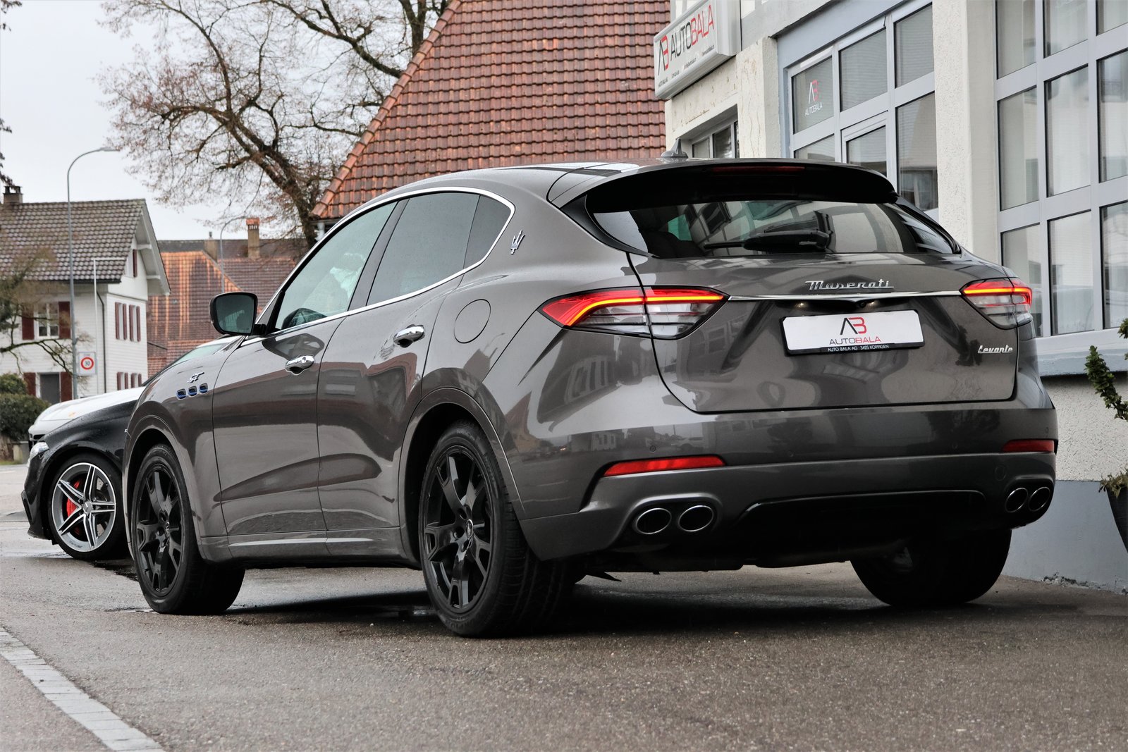 MASERATI Levante 2.0 MHEV GT Hybrid Automatica (CH) + 2.7T A, Mild-Hybrid Petrol/Electric, Second hand / Used, Automatic - 3