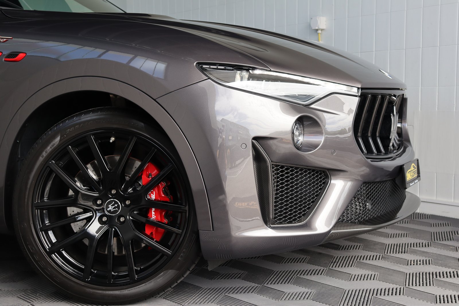 MASERATI Levante 3.8 V8 Trofeo Q4 Automatica, Benzin, Occasion / Gebraucht, Automatik - 4