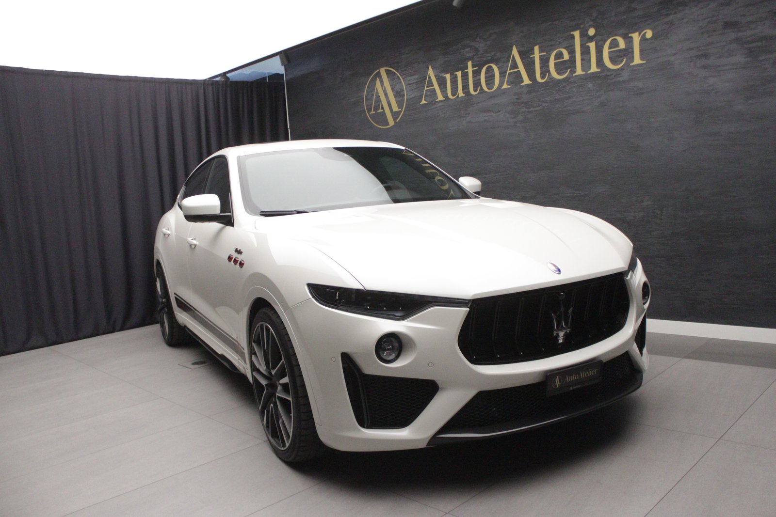 MASERATI Levante 3.8 V8 Trofeo Q4 Automatica, Petrol, Second hand / Used, Automatic - 2