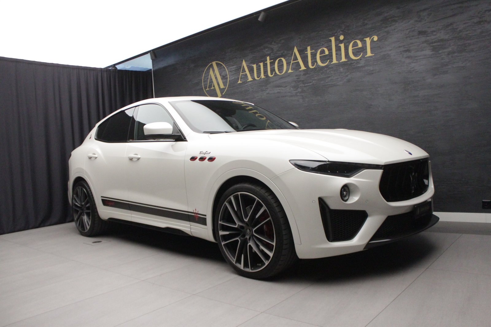 MASERATI Levante 3.8 V8 Trofeo Q4 Automatica, Petrol, Second hand / Used, Automatic - 4