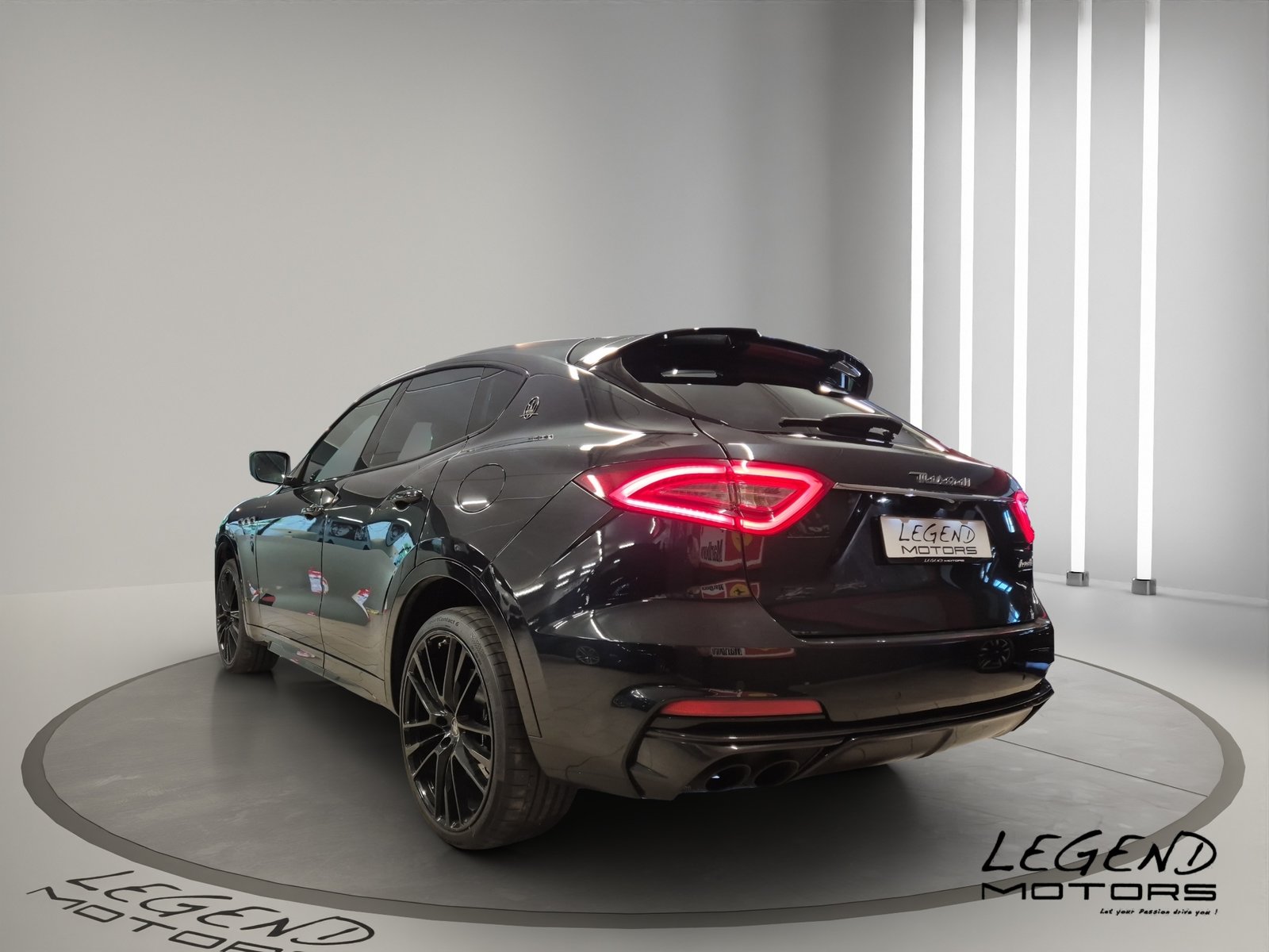 MASERATI Levante 3.8 V8 Trofeo Q4 Automatica, Benzin, Occasion / Gebraucht, Automatik - 4